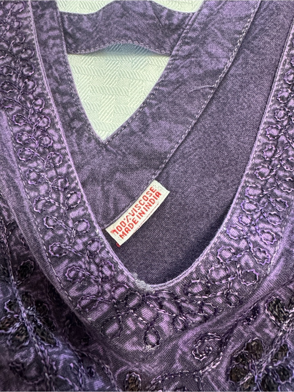 V-neck Vintage 100% Viscose Embroidered Purple Maxi Dress - Picture 2 of 14